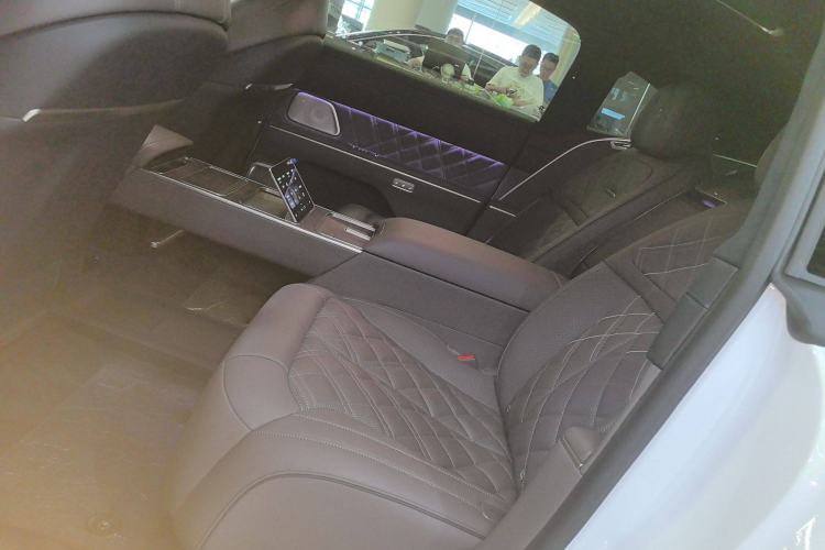 Used Nio ET9 2025 100 kWh Interior 4