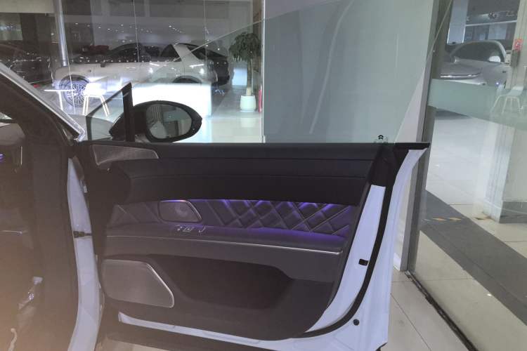 Used Nio ET9 2025 100 kWh Interior 5