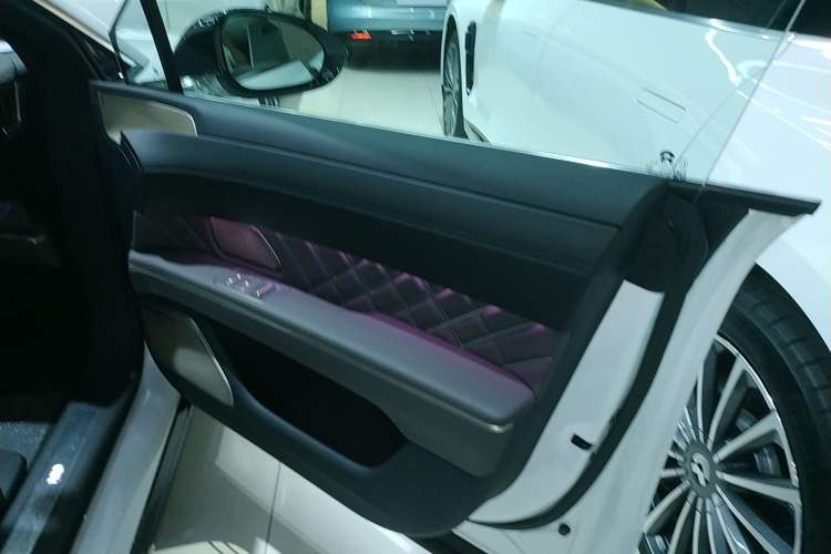 Used Nio ET9 2025 100 kWh Interior 5