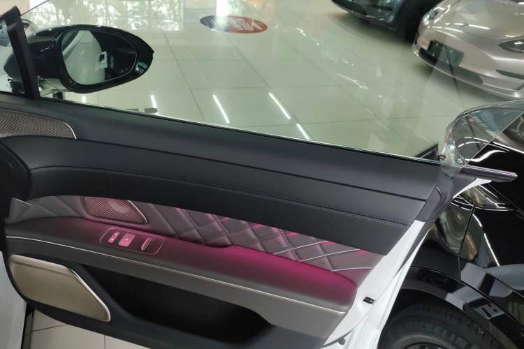 Used Nio ET9 2025 100 kWh Interior 5