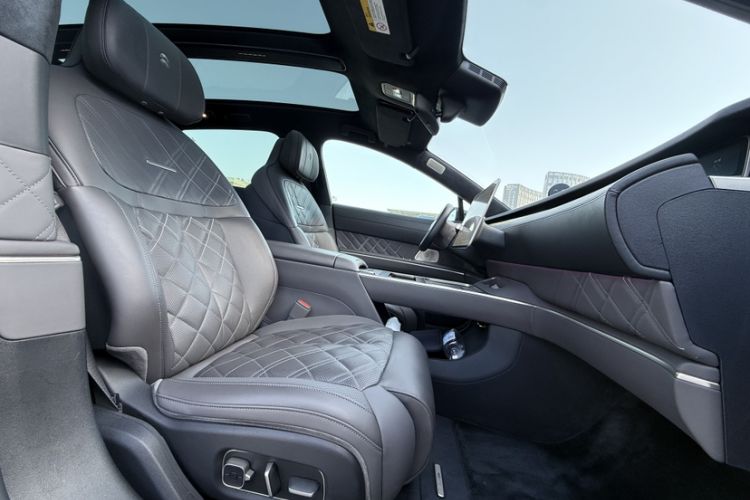 Used Nio ET9 2025 100 kWh Interior 6