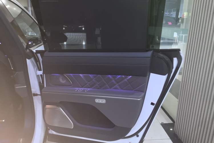 Used Nio ET9 2025 100 kWh Interior 6