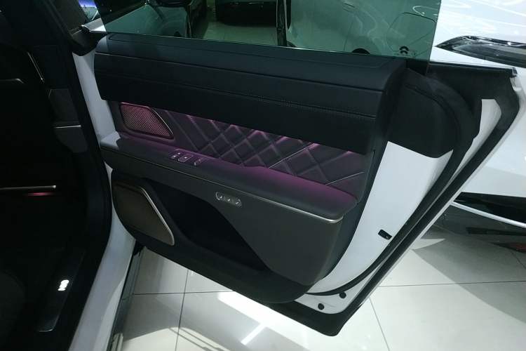 Used Nio ET9 2025 100 kWh Interior 6