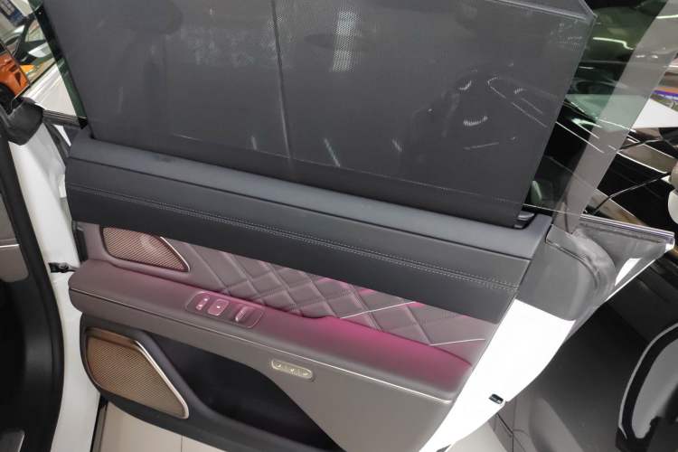 Used Nio ET9 2025 100 kWh Interior 6