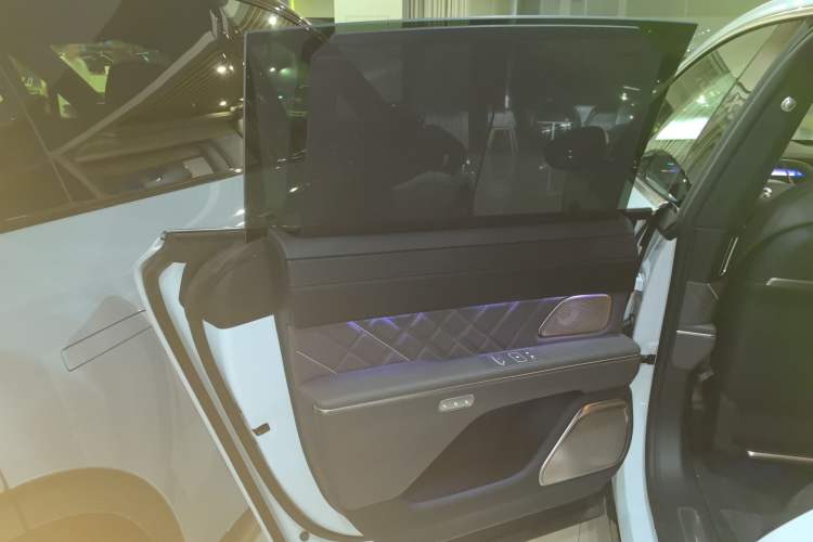 Used Nio ET9 2025 100 kWh Interior 8