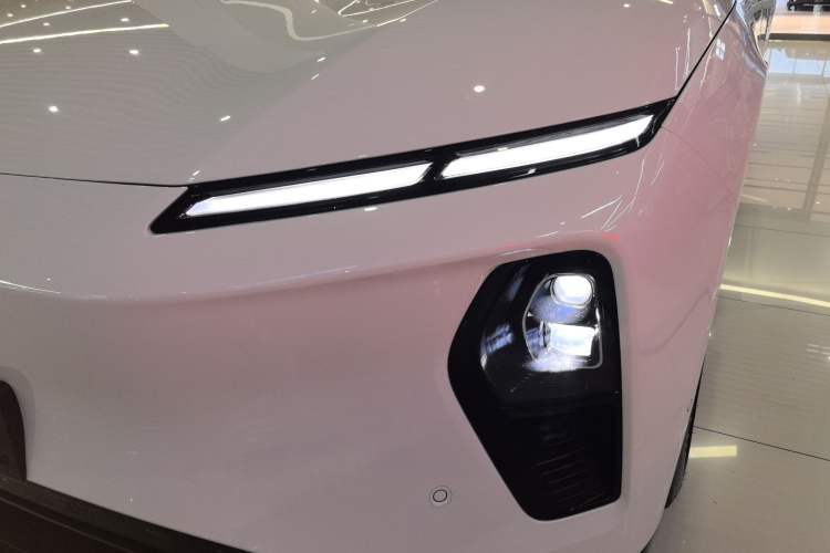 Used Nio ET9 2025 100 kWh Left Front Headlight