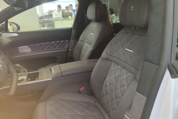 Used Nio ET9 2025 100 kWh Left Front Seat