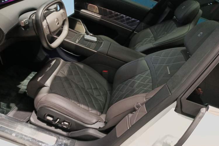 Used Nio ET9 2025 100 kWh Left Front Seat