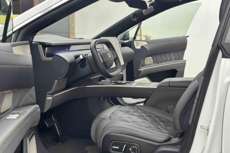 Used Nio ET9 2025 100 kWh Left Front Seat