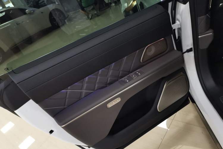 Used Nio ET9 2025 100 kWh Left Rear Door Interior