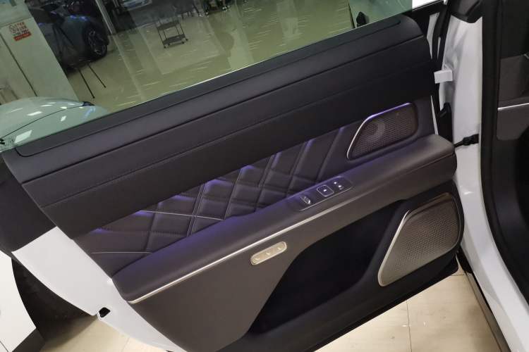 Used Nio ET9 2025 100 kWh Left Rear Door Interior