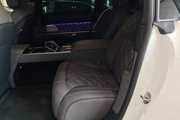Used Nio ET9 2025 100 kWh Left Rear Seat