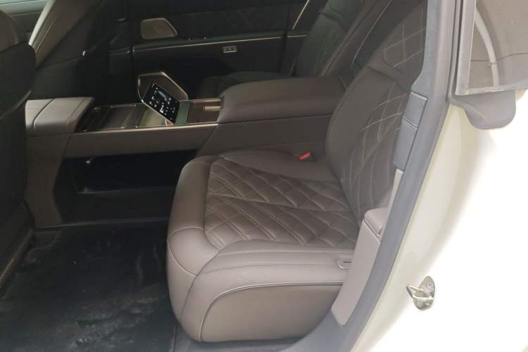 Used Nio ET9 2025 100 kWh Left Rear Seat