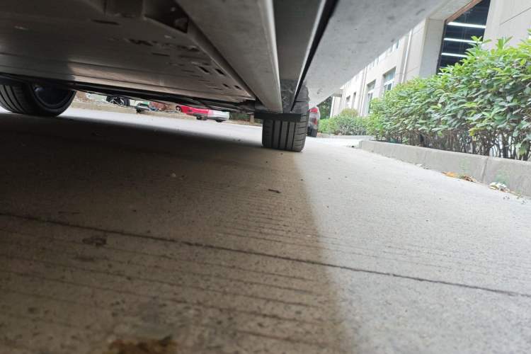 Used Nio ET9 2025 100 kWh Left Side Sill