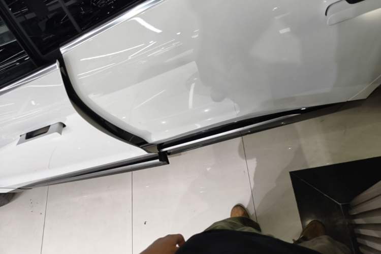 Used Nio ET9 2025 100kWh Signature Edition Left Side Sill