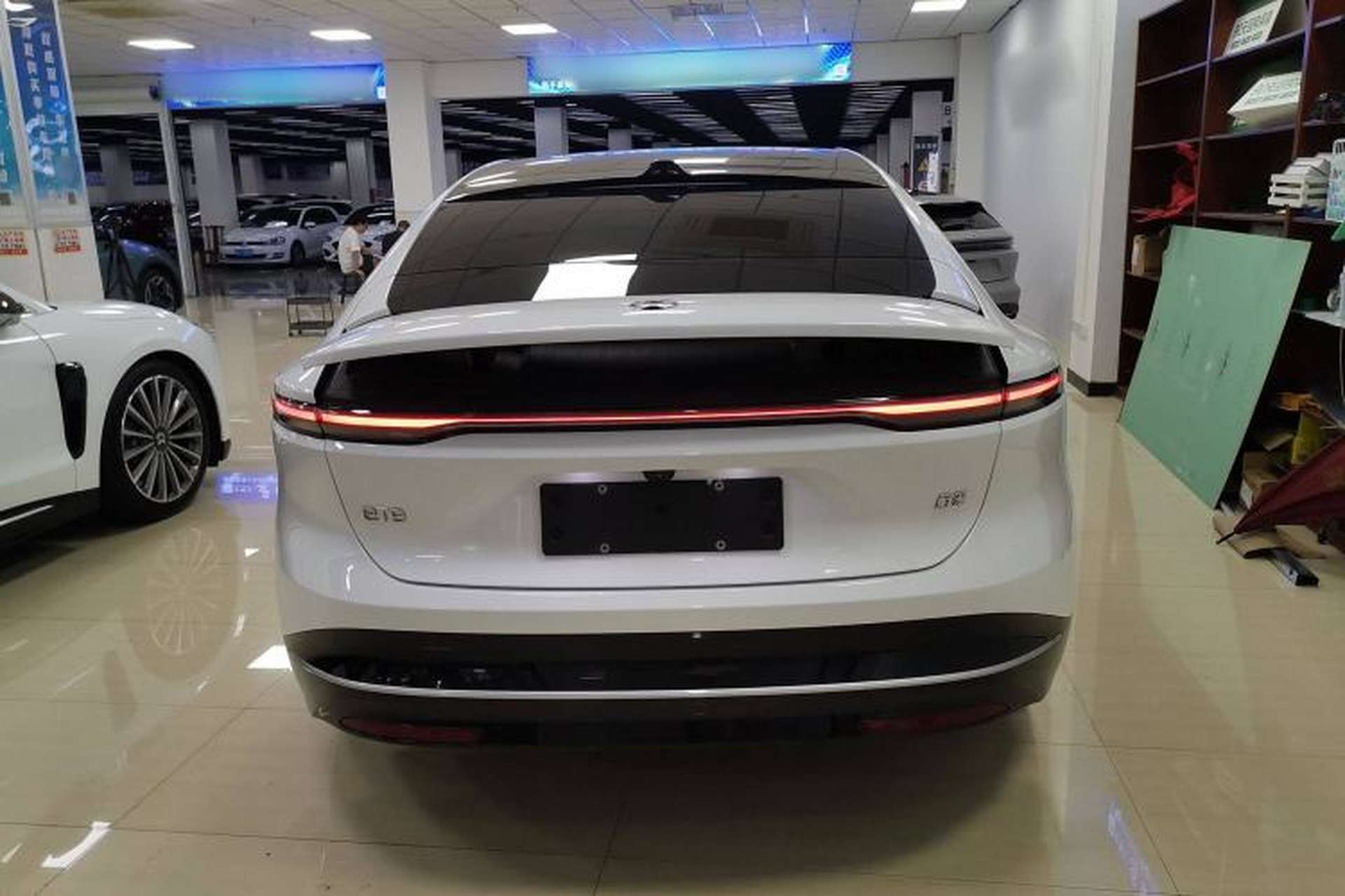 Used Nio ET9 2025 100 kWh Rear