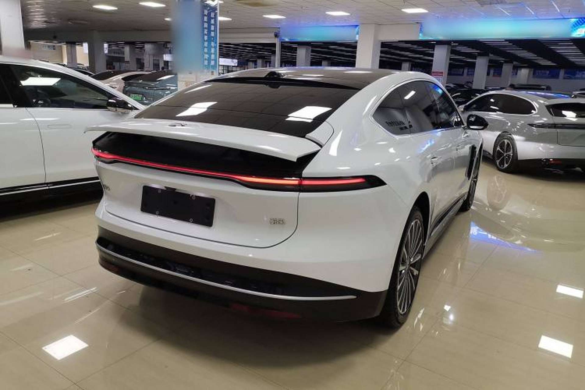 Used Nio ET9 2025 100 kWh Rear Right 45 Deg