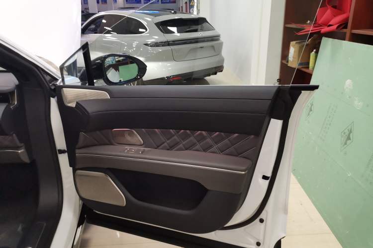 Used Nio ET9 2025 100 kWh Right Front Door Interior