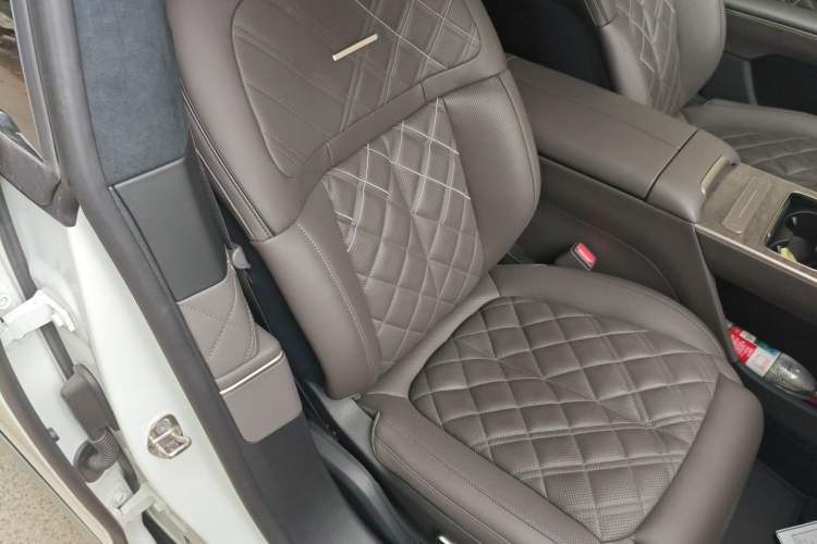 Used Nio ET9 2025 100 kWh Right Front Seat