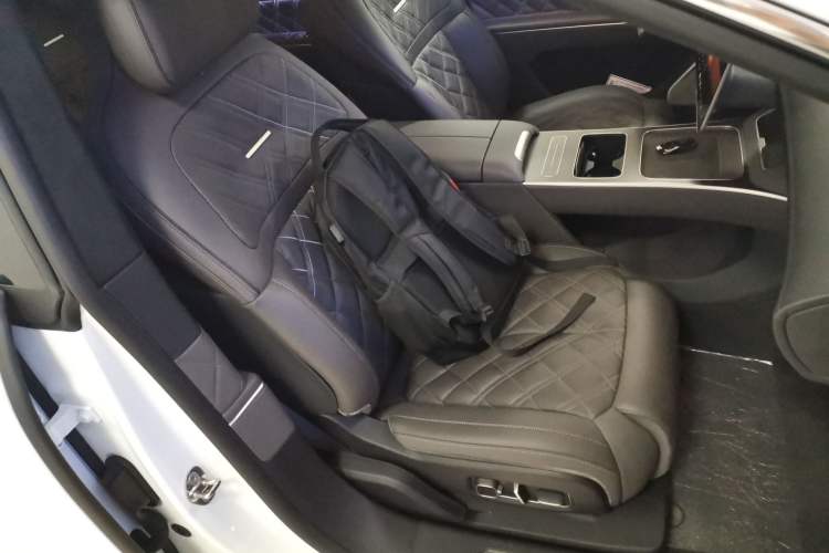 Used Nio ET9 2025 100 kWh Right Front Seat