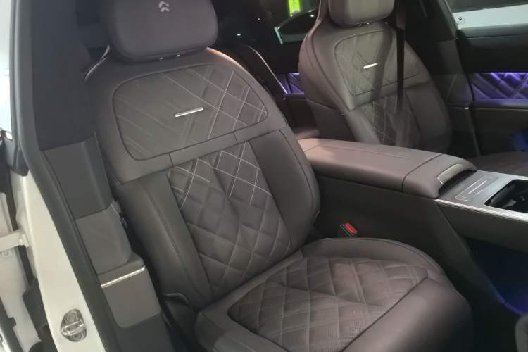 Used Nio ET9 2025 100 kWh Right Front Seat