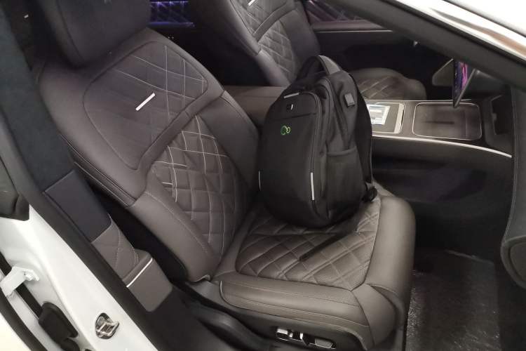 Used Nio ET9 2025 100 kWh Right Front Seat