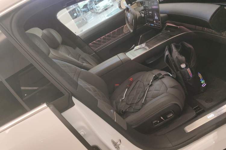 Used Nio ET9 2025 100 kWh Right Front Seat