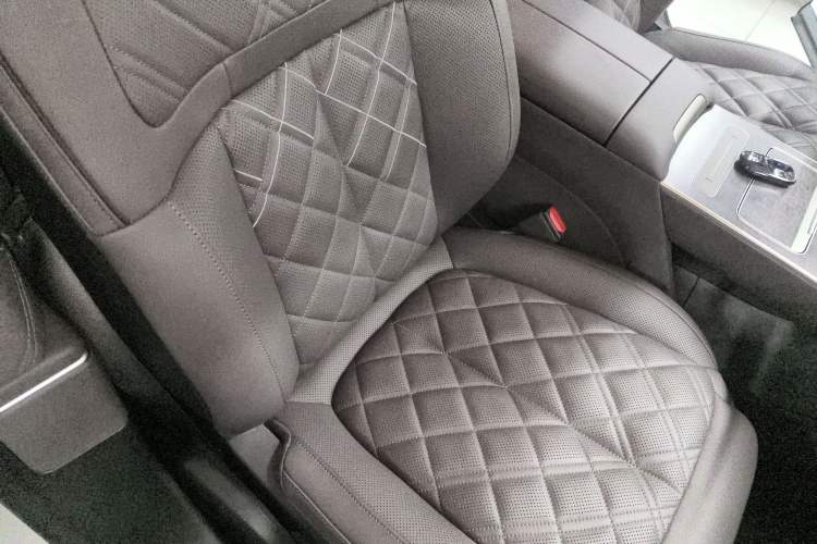 Used Nio ET9 2025 100 kWh Right Front Seat