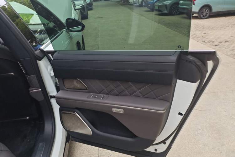 Used Nio ET9 2025 100 kWh Right Rear Door Interior