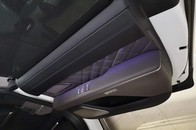 Used Nio ET9 2025 100 kWh Right Rear Door Interior