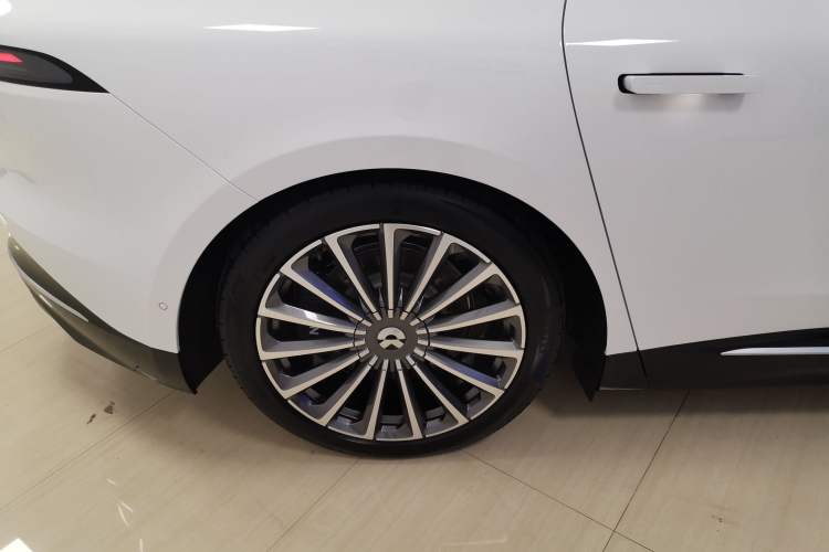 Used Nio ET9 2025 100 kWh Right Rear Wheel Hub