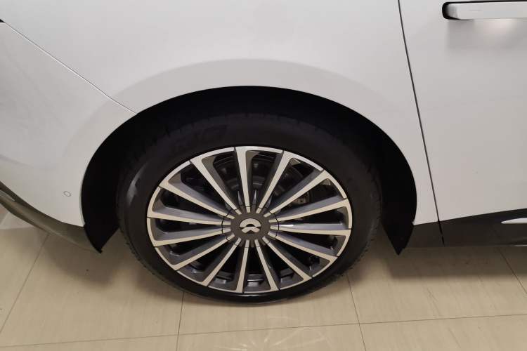 Used Nio ET9 2025 100 kWh Right Rear Wheel Hub