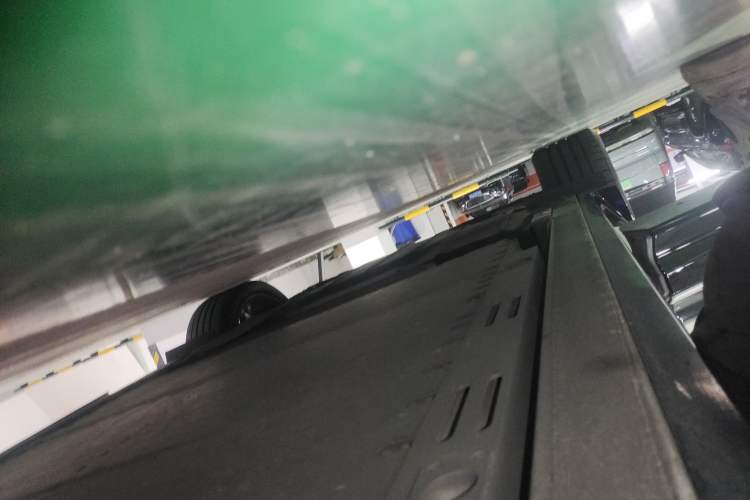 Used Nio ET9 2025 100 kWh Right Side Sill