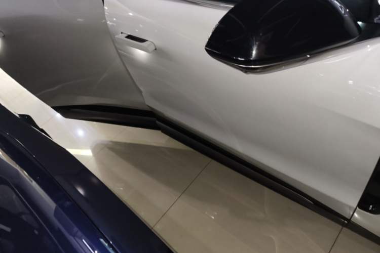 Used Nio ET9 2025 100kWh Signature Edition Right Side Sill