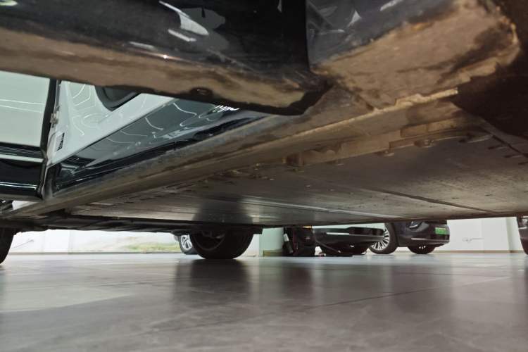 Used Nio ET9 2025 100 kWh Right Side Sill