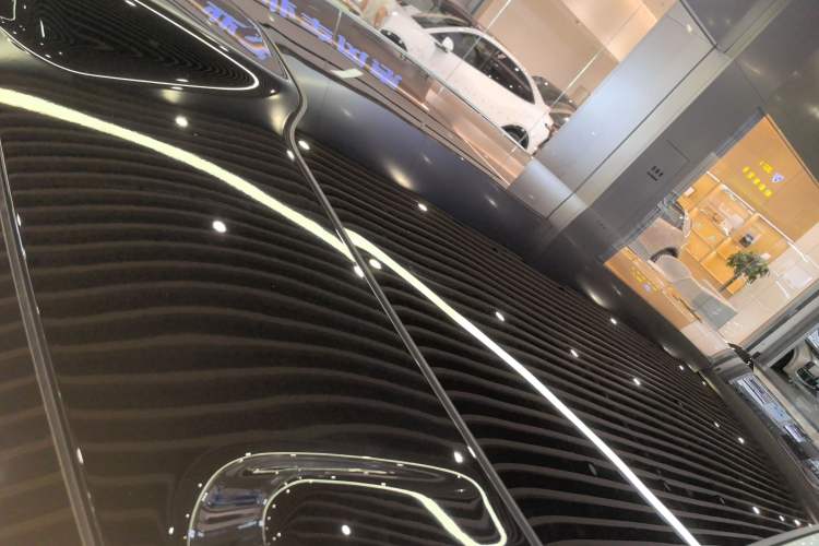 Used Nio ET9 2025 100 kWh Roof