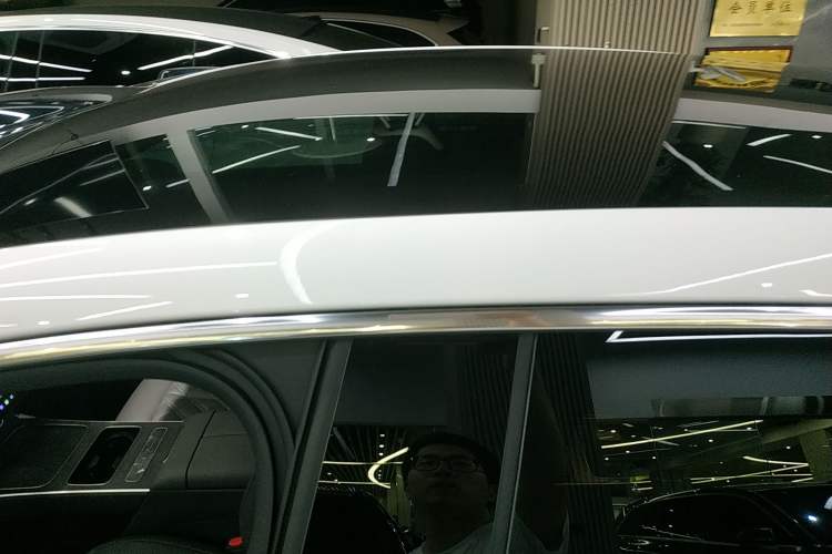 Used Nio ET9 2025 100 kWh Roof