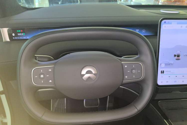 Used Nio ET9 2025 100 kWh Steering Wheel