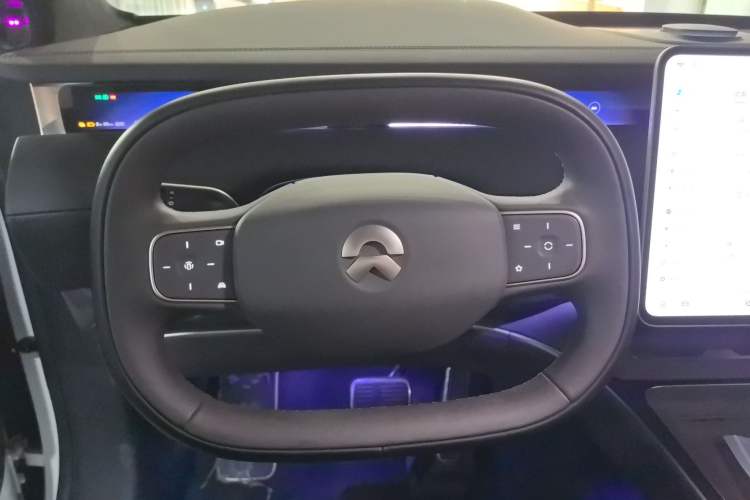 Used Nio ET9 2025 100 kWh Steering Wheel