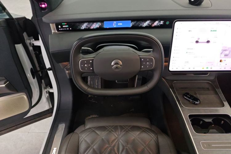 Used Nio ET9 2025 100 kWh Steering Wheel