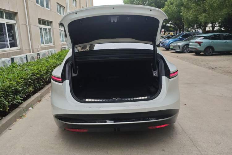 Used Nio ET9 2025 100 kWh Trunk