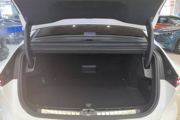 Used Nio ET9 2025 100 kWh Trunk