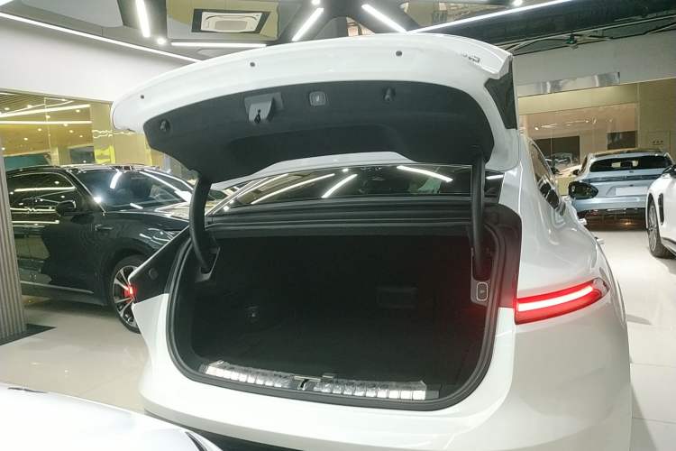 Used Nio ET9 2025 100 kWh Trunk