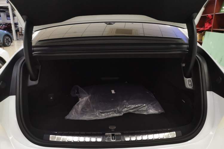 Used Nio ET9 2025 100 kWh Trunk