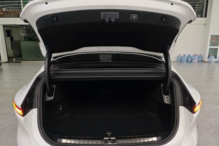 Used Nio ET9 2025 100 kWh Trunk