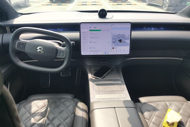 Used Nio ET9 2025 100kWh Signature Edition Center Console