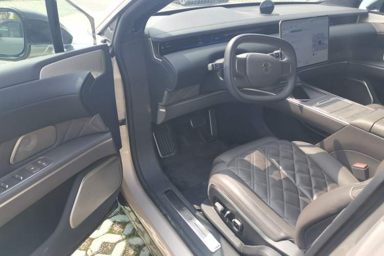 Used Nio ET9 2025 100kWh Signature Edition Driver Seat