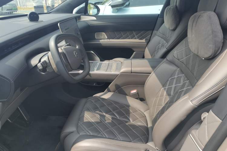 Used Nio ET9 2025 100kWh Signature Edition Left Front Seat