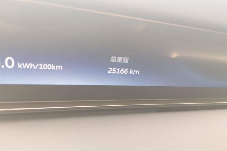 Used Nio ET9 2025 100kWh Signature Edition Odometer Close Up