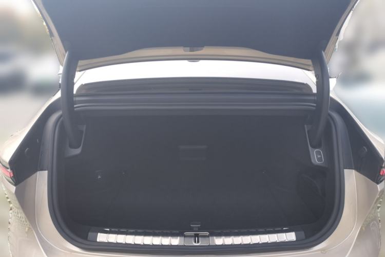 Used Nio ET9 2025 100kWh Signature Edition Trunk